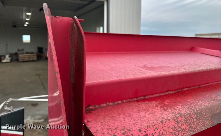 image for item LR9426 1997 Freightliner FL112SD dump truck