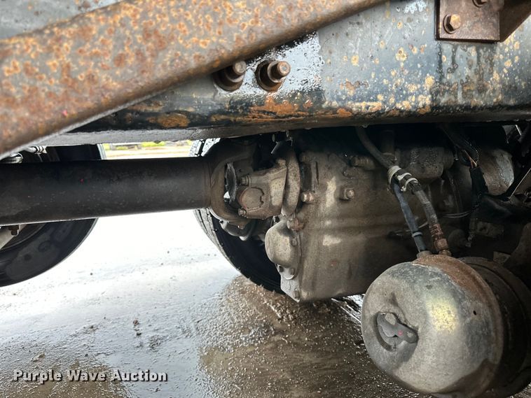 image for item LR9426 1997 Freightliner FL112SD dump truck