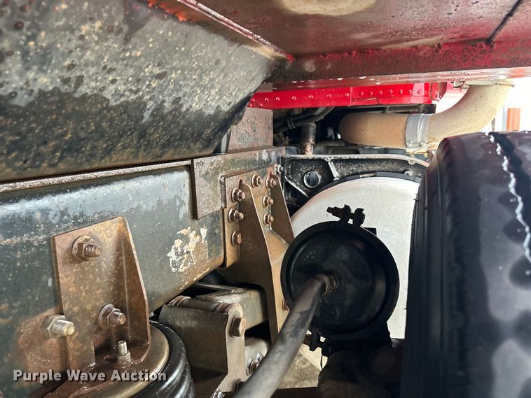 image for item LR9426 1997 Freightliner FL112SD dump truck