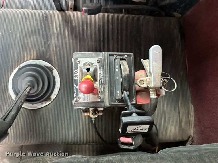 image for item LR9426 1997 Freightliner FL112SD dump truck