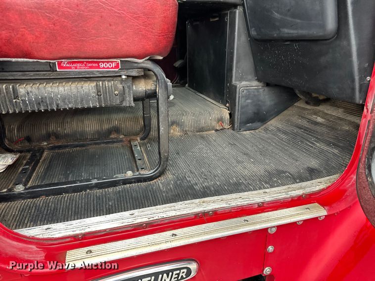 image for item LR9426 1997 Freightliner FL112SD dump truck