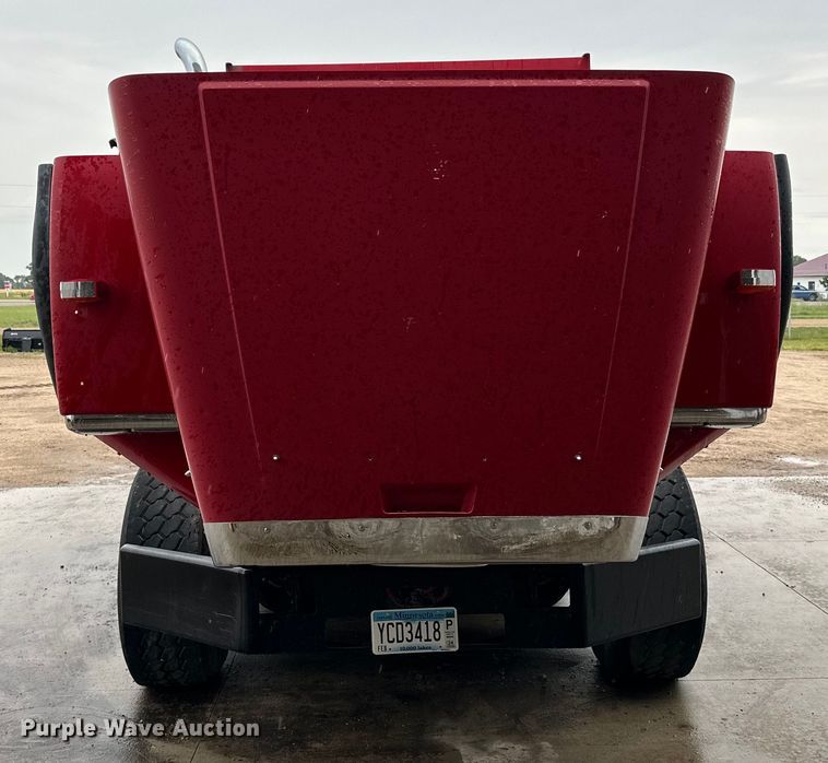 image for item LR9426 1997 Freightliner FL112SD dump truck