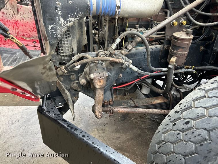 image for item LR9426 1997 Freightliner FL112SD dump truck