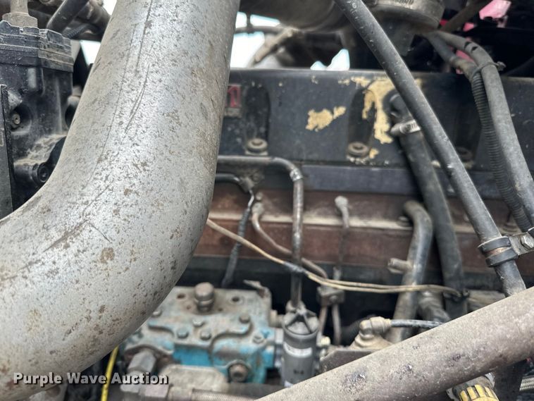 image for item LR9426 1997 Freightliner FL112SD dump truck