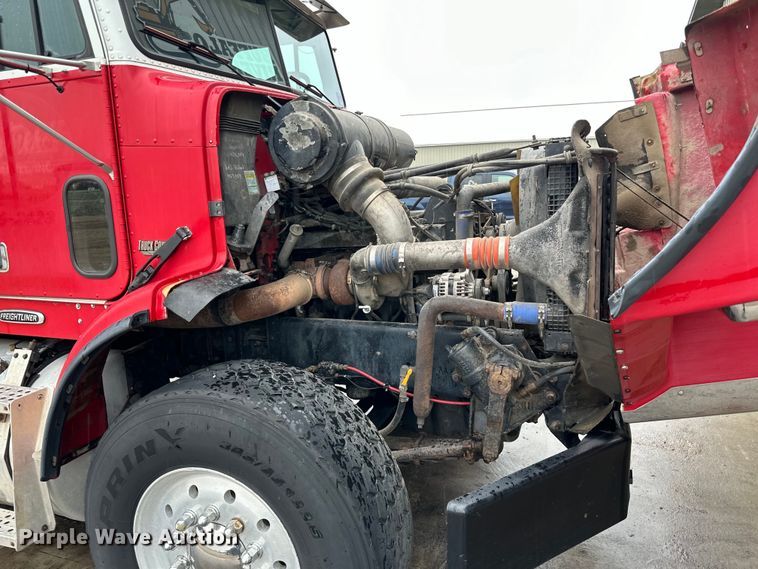 image for item LR9426 1997 Freightliner FL112SD dump truck