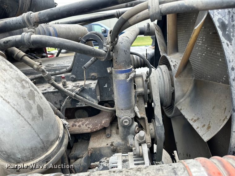 image for item LR9426 1997 Freightliner FL112SD dump truck