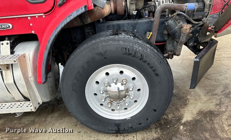 image for item LR9426 1997 Freightliner FL112SD dump truck