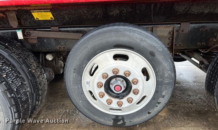 image for item LR9426 1997 Freightliner FL112SD dump truck