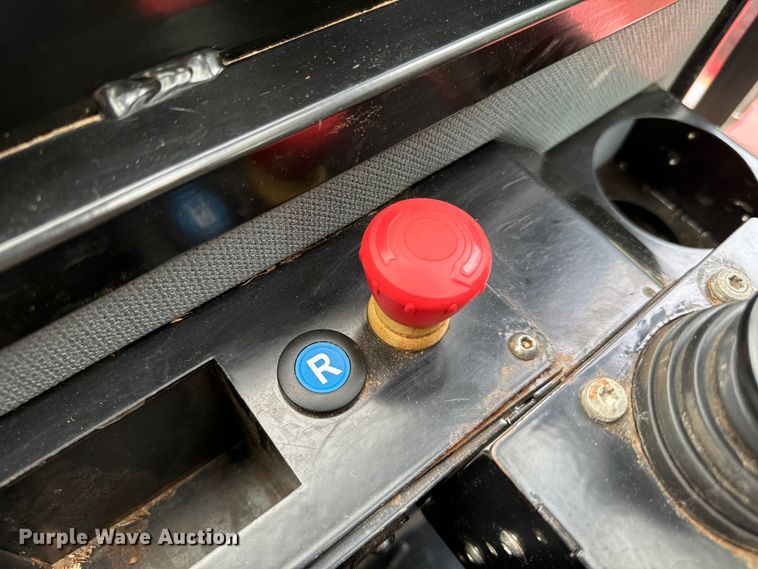 image for item NQ9712 2017 Fecon FTX 128R mulcher