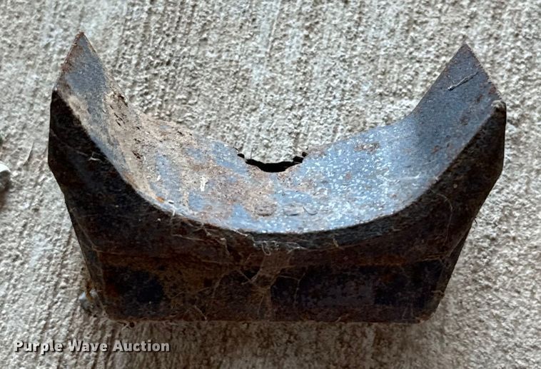 image for item NQ9712 2017 Fecon FTX 128R mulcher