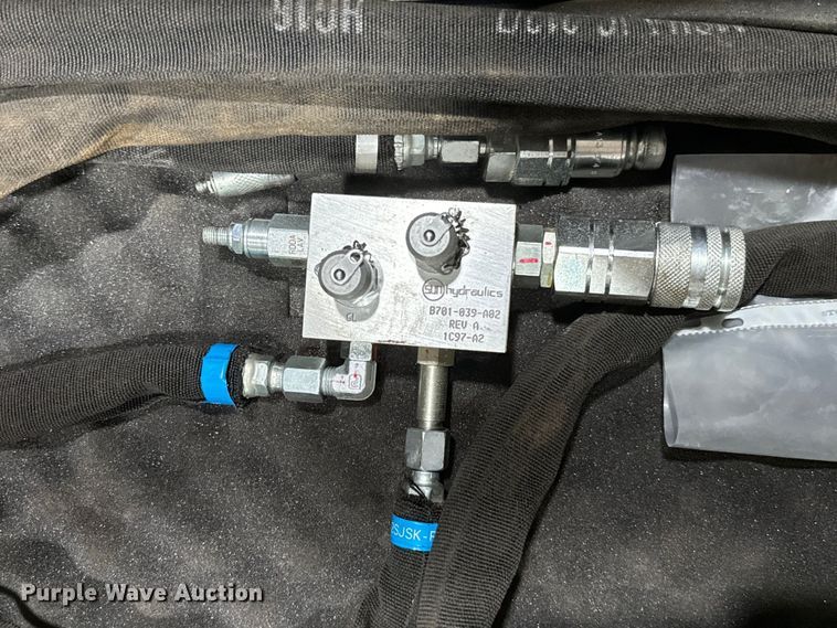 image for item NQ9712 2017 Fecon FTX 128R mulcher