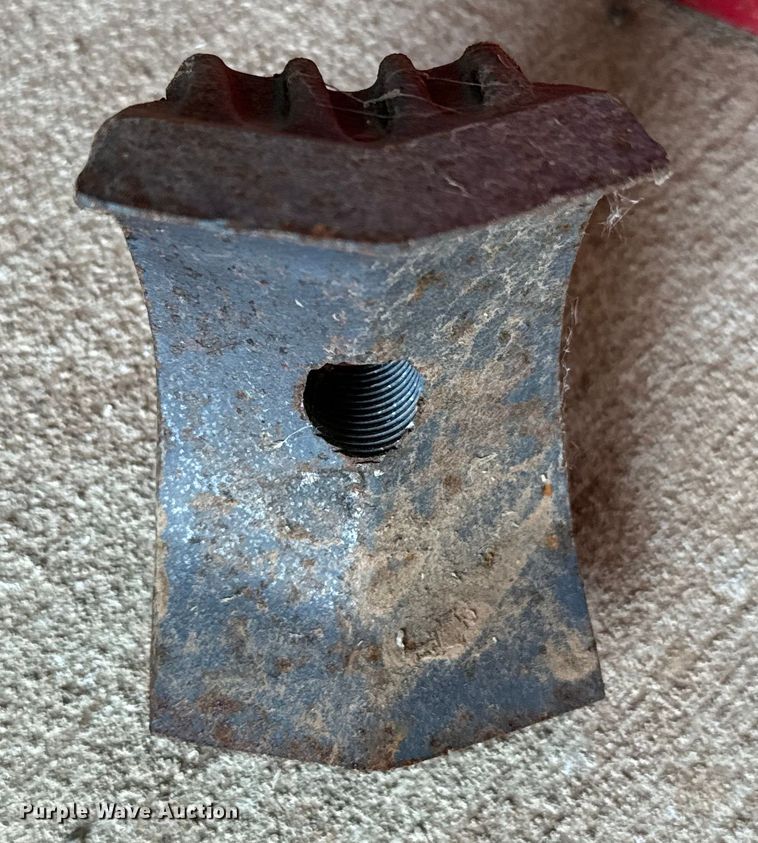 image for item NQ9712 2017 Fecon FTX 128R mulcher