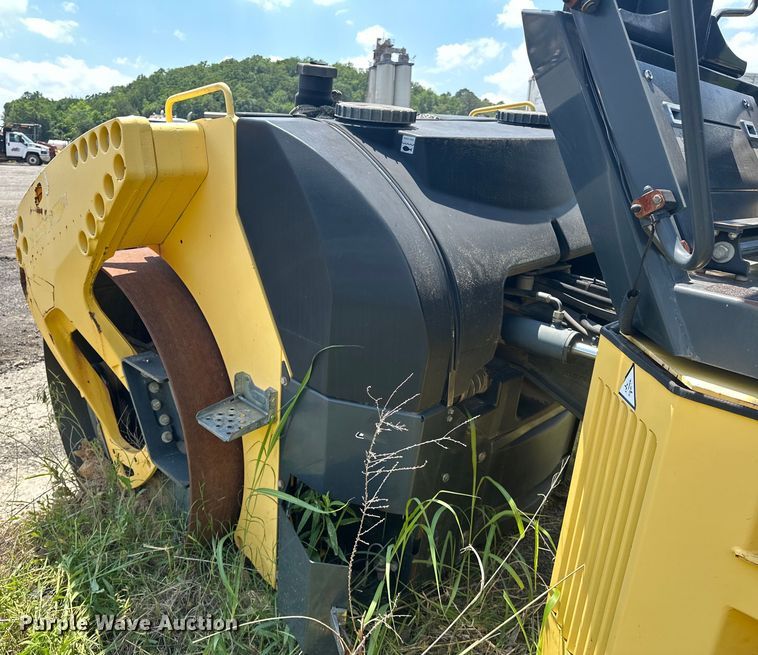 image for item NR9927 2006 Bomag BW190 AD-4 double drum vibratory roller