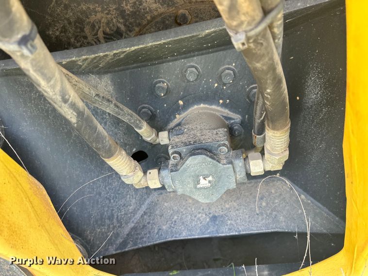 image for item NR9927 2006 Bomag BW190 AD-4 double drum vibratory roller