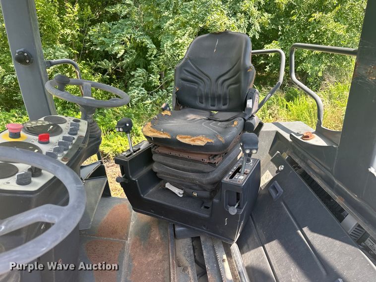 image for item NR9928 2005 Bomag BW190 AD-4 double drum vibratory roller