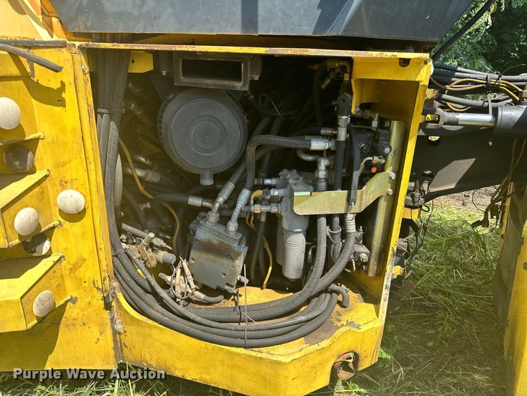image for item NR9928 2005 Bomag BW190 AD-4 double drum vibratory roller