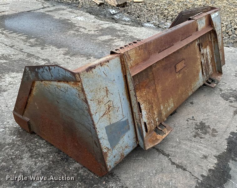 image for item NU9495 Melroe skid steer bucket