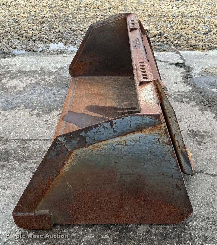 image for item NU9495 Melroe skid steer bucket