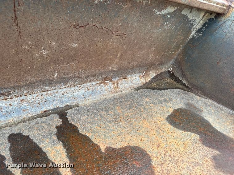 image for item NU9495 Melroe skid steer bucket