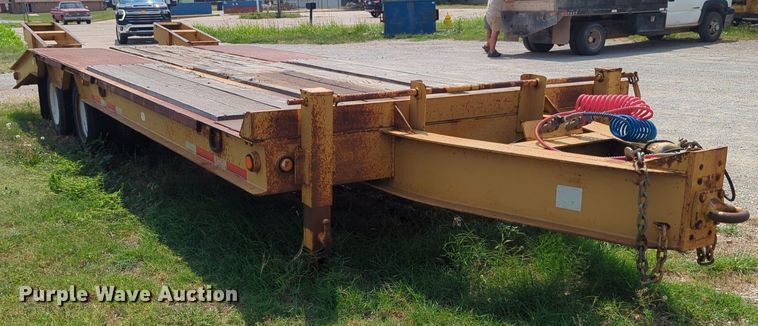 image for item NW9602 2004 Belshe flatbed trailer