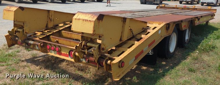 image for item NW9602 2004 Belshe flatbed trailer