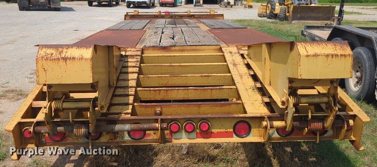 image for item NW9602 2004 Belshe flatbed trailer
