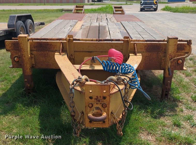 image for item NW9602 2004 Belshe flatbed trailer