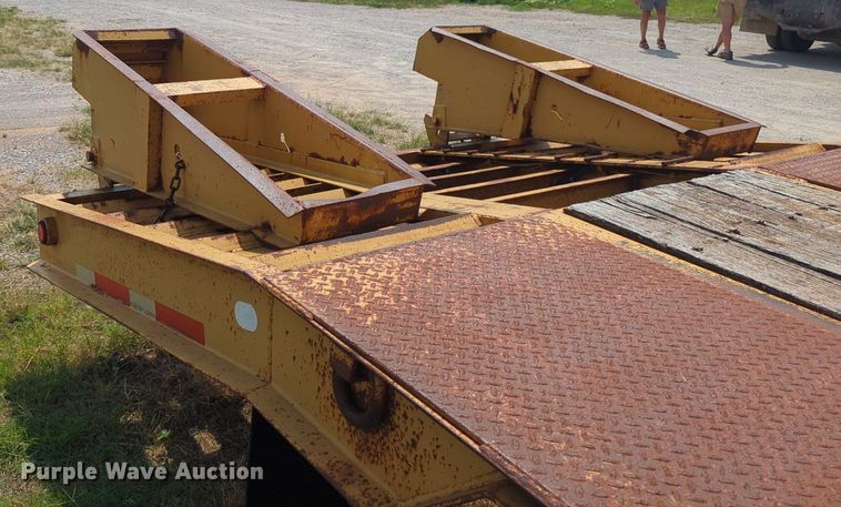 image for item NW9602 2004 Belshe flatbed trailer