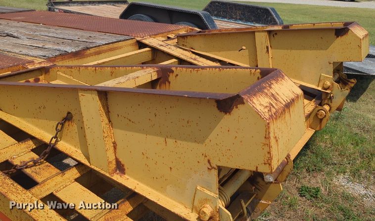 image for item NW9602 2004 Belshe flatbed trailer