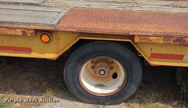 image for item NW9602 2004 Belshe flatbed trailer