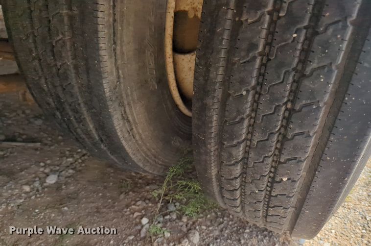 image for item NW9602 2004 Belshe flatbed trailer