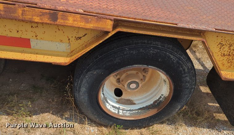 image for item NW9602 2004 Belshe flatbed trailer