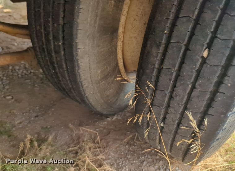 image for item NW9602 2004 Belshe flatbed trailer