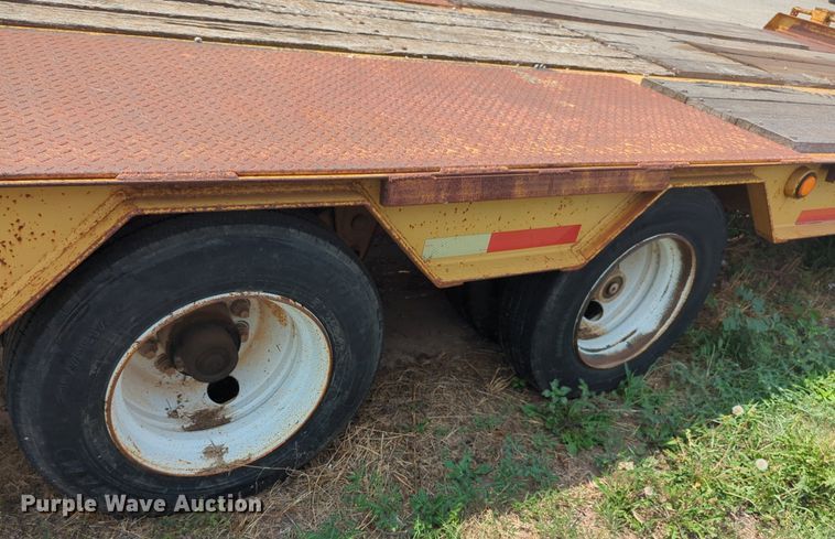 image for item NW9602 2004 Belshe flatbed trailer