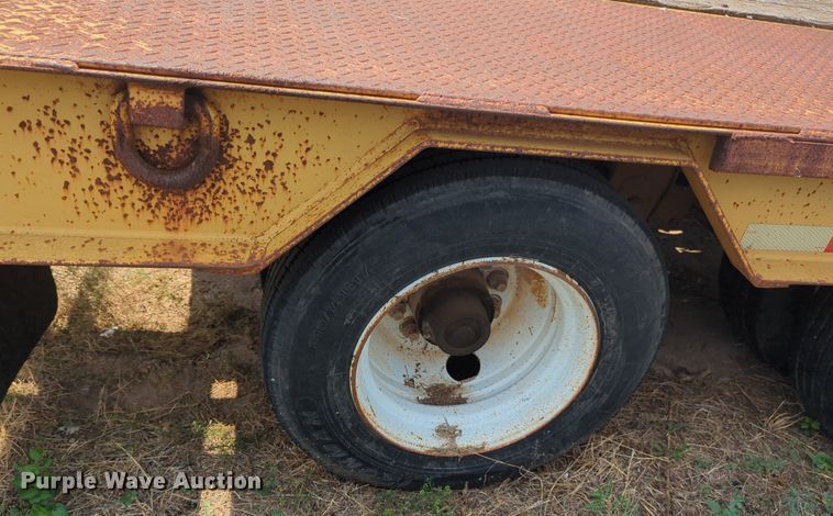 image for item NW9602 2004 Belshe flatbed trailer