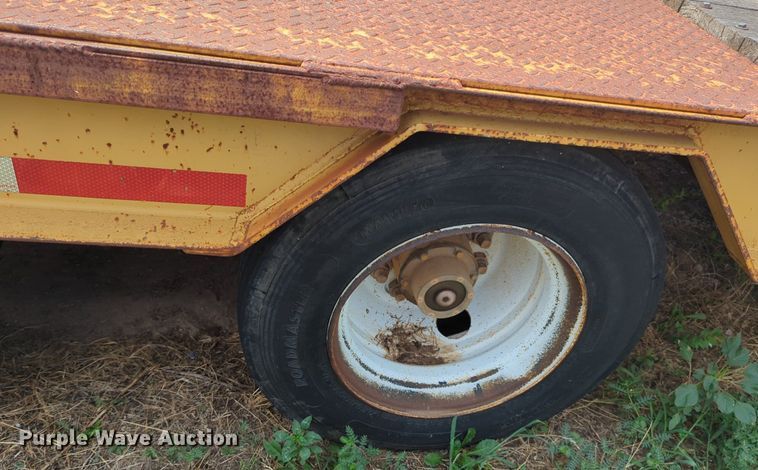 image for item NW9602 2004 Belshe flatbed trailer
