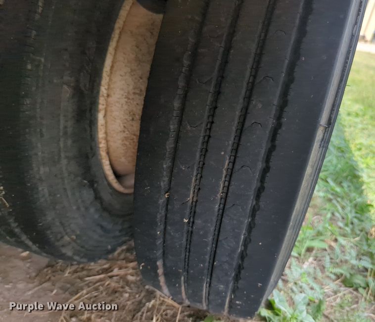 image for item NW9602 2004 Belshe flatbed trailer