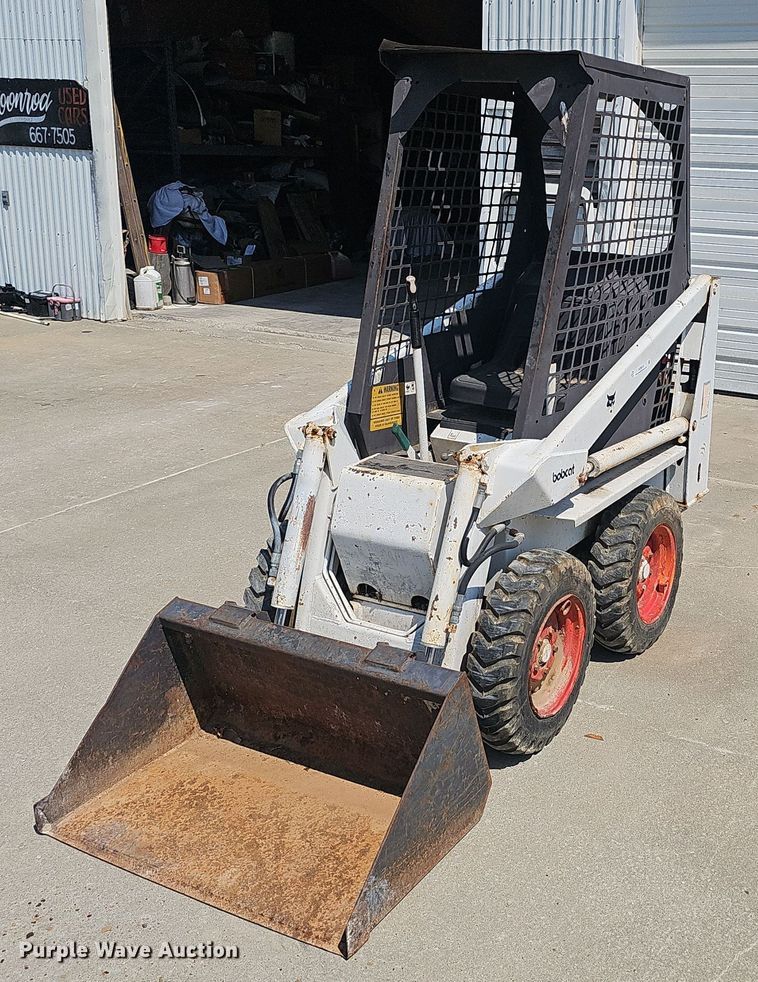 image for item NX9015 1980 Bobcat 310 skid steer loader