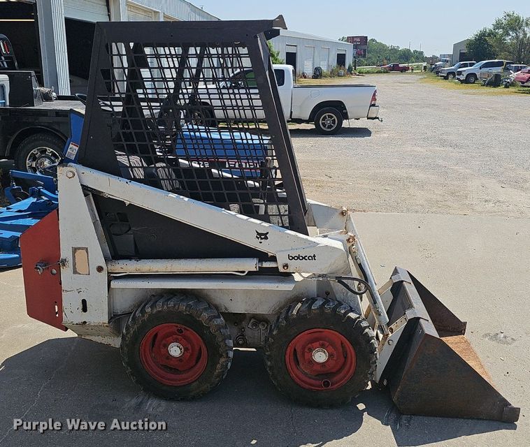 image for item NX9015 1980 Bobcat 310 skid steer loader