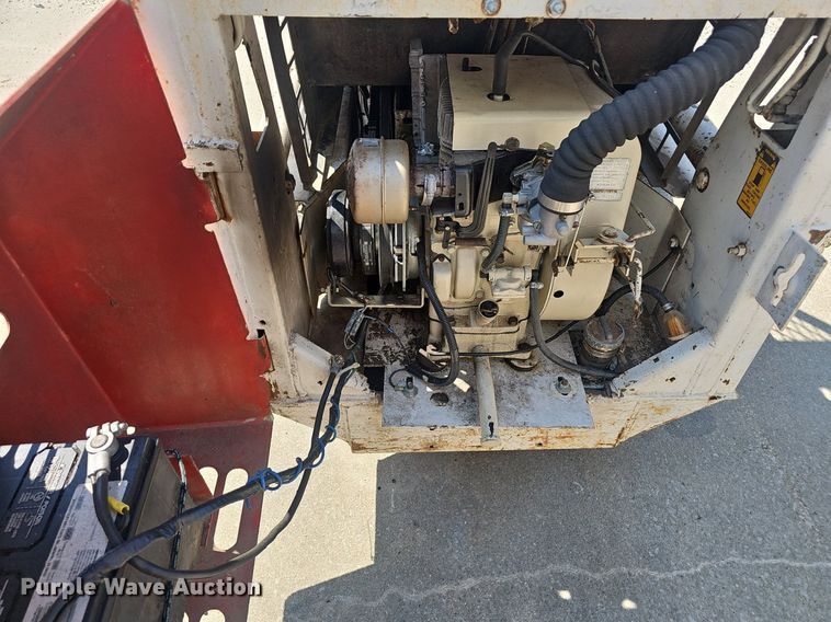 image for item NX9015 1980 Bobcat 310 skid steer loader