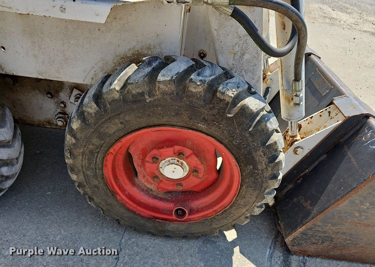 image for item NX9015 1980 Bobcat 310 skid steer loader