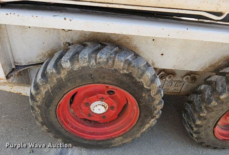 image for item NX9015 1980 Bobcat 310 skid steer loader