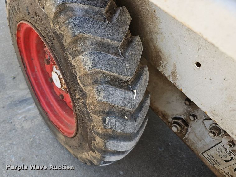 image for item NX9015 1980 Bobcat 310 skid steer loader