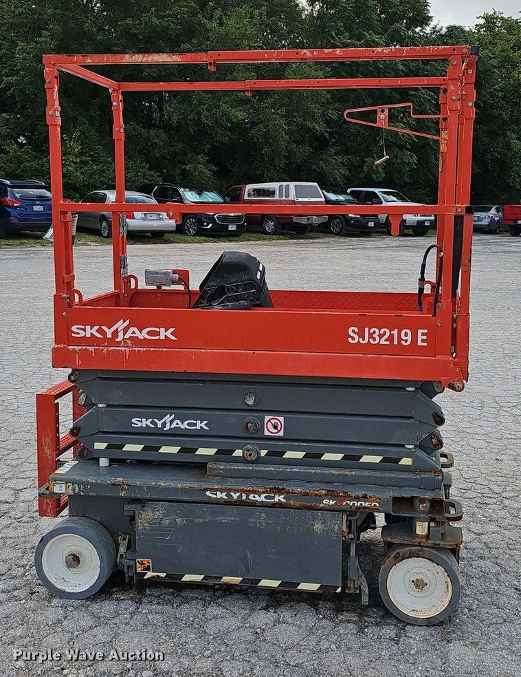image for item NX9034 2023 Skyjack SJ3219E scissor lift