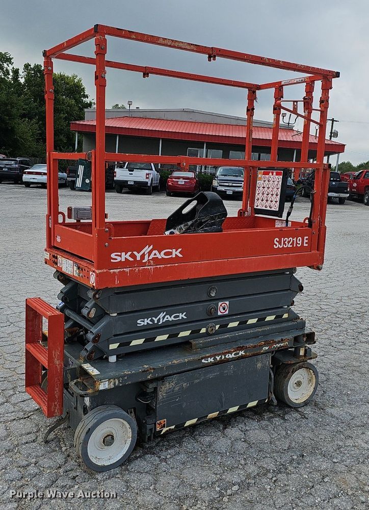 image for item NX9034 2023 Skyjack SJ3219E scissor lift