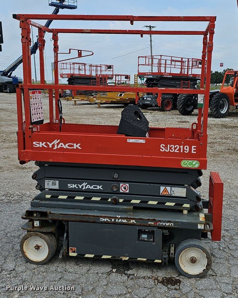 image for item NX9034 2023 Skyjack SJ3219E scissor lift