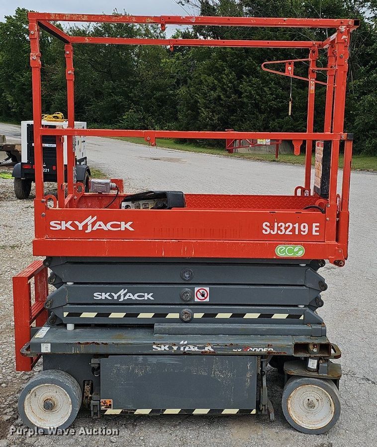 image for item NX9035 2023 Skyjack  SJ3219E scissor lift 