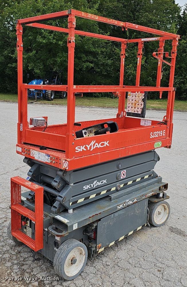 image for item NX9035 2023 Skyjack  SJ3219E scissor lift 