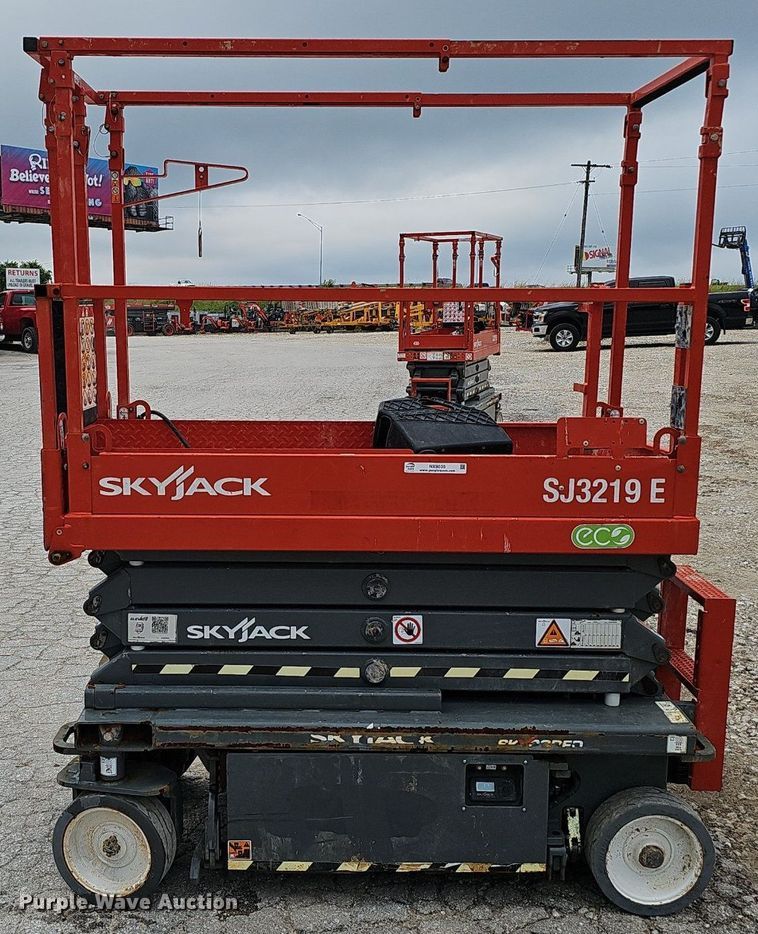 image for item NX9035 2023 Skyjack  SJ3219E scissor lift 