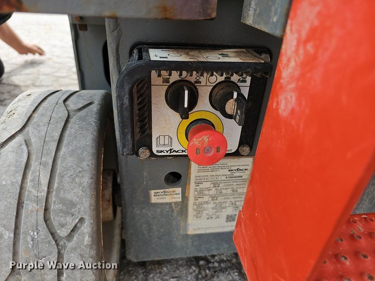image for item NX9035 2023 Skyjack  SJ3219E scissor lift 